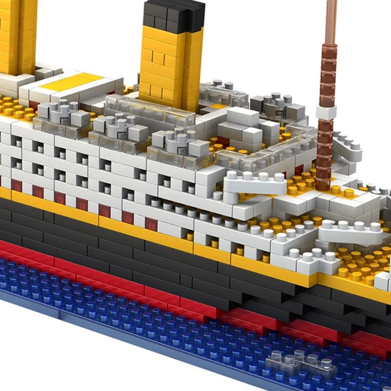 1860Pcs Mini Bricks Model Titanic Cruise Ship Model Boat DIY Diamond Building Blocks Bricks Kit Children Kids Toys Sale Price